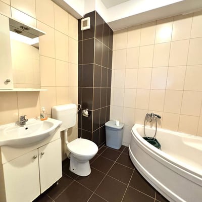 Alquiler de un acogedor apartamento de 2 habitaciones con balcón, Sector 6, Bucarest, Rumanía